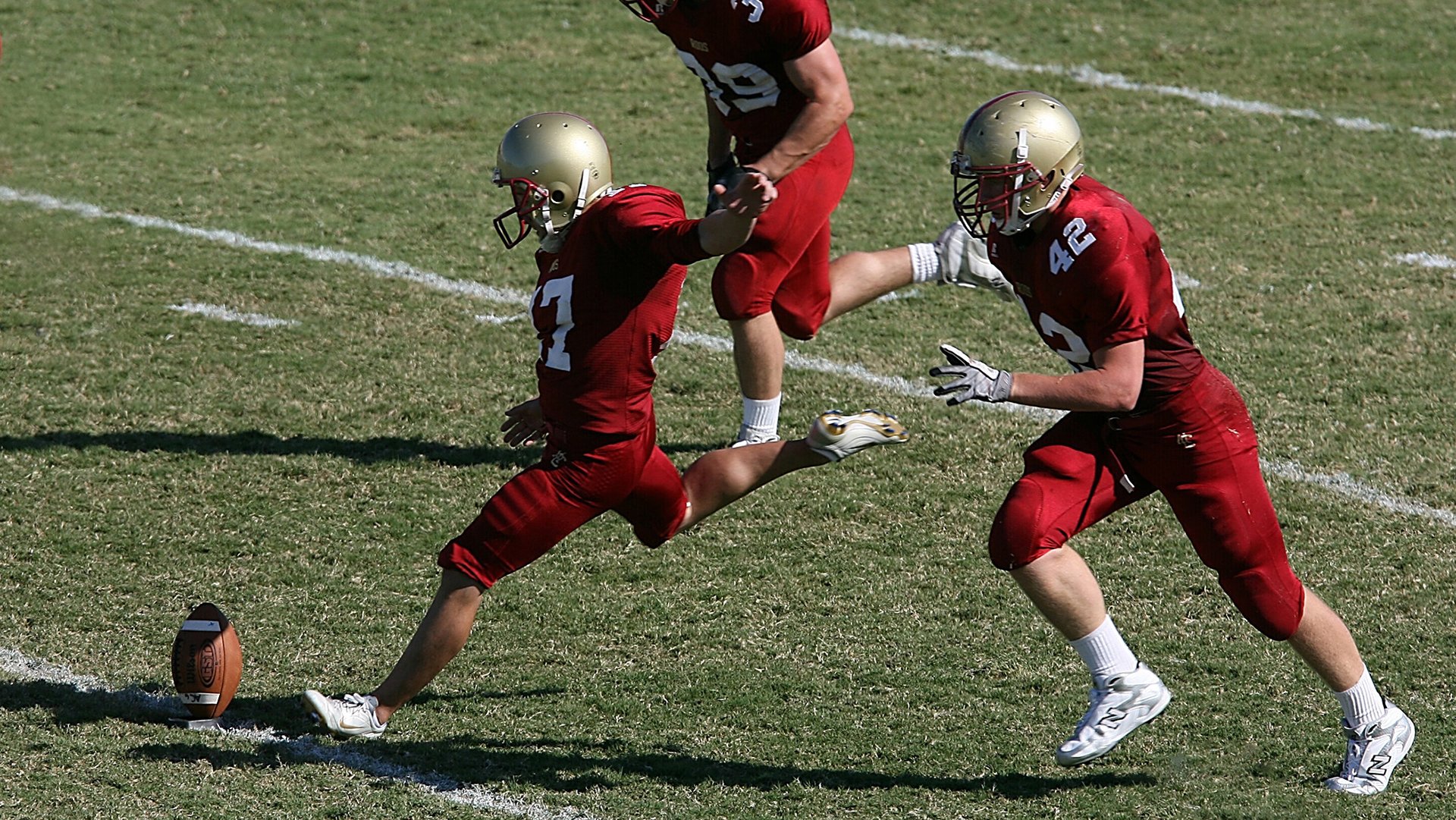 福特：出色的防守和灵活的突破，成为全黑队的关键战术元素，福特黑武士价格图片